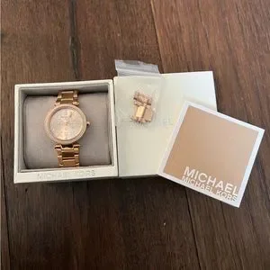 Michael Kors | Accessories | Michael Kors Womens Mini Parker  display picture 3